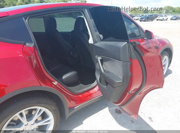 7SAYGDEE7RA284820 2024 TESLA MODEL Y Burgundy VIN կոդի պիտակի տեսք