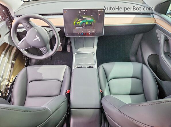 7SAYGDEE7SF258968 2025 TESLA MODEL Charcoal Vista del salpicadero