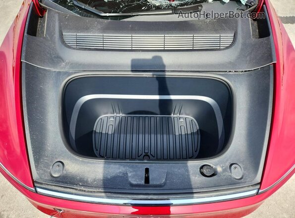 7SAYGDEE7TF558348 2026 TESLA MODEL Red Սալոնի հետևի տեսք