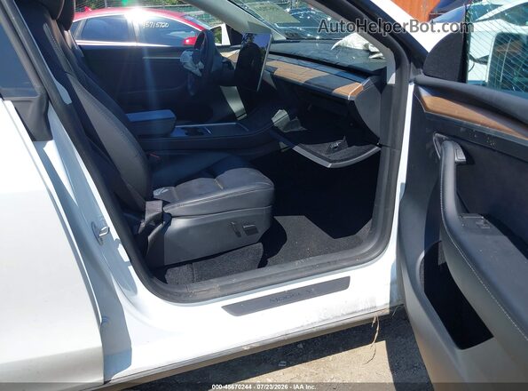 7SAYGDEE8PF809819 2023 TESLA MODEL Y White Front interior view