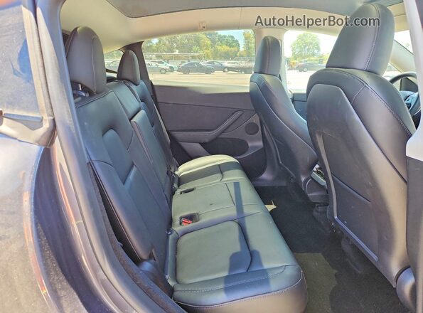 7SAYGDEE8PF918877 2023 TESLA MODEL Gray უკანა სალონის ხედი