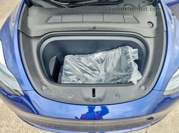 7SAYGDEE8RF201611 2024 TESLA MODEL Blue Vista interior trasera