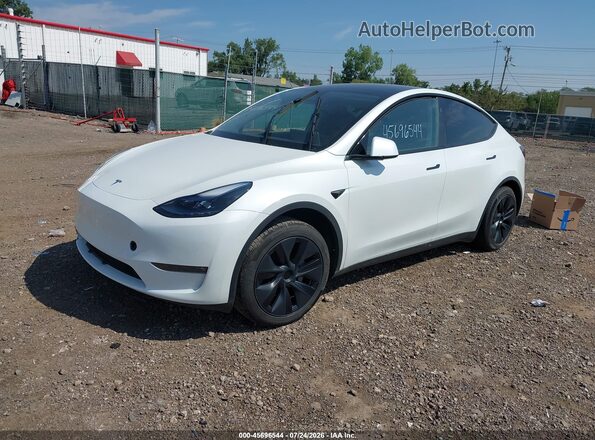 7SAYGDEE8SF245260 2025 TESLA MODEL Y White Front left
