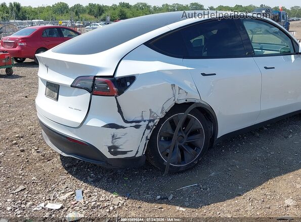 7SAYGDEE8SF245260 2025 TESLA MODEL Y White Front view