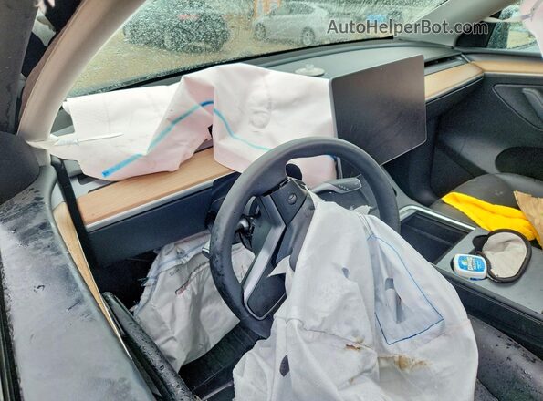 7SAYGDEE8SF258297 2025 TESLA MODEL Black Widok deski rozdzielczej