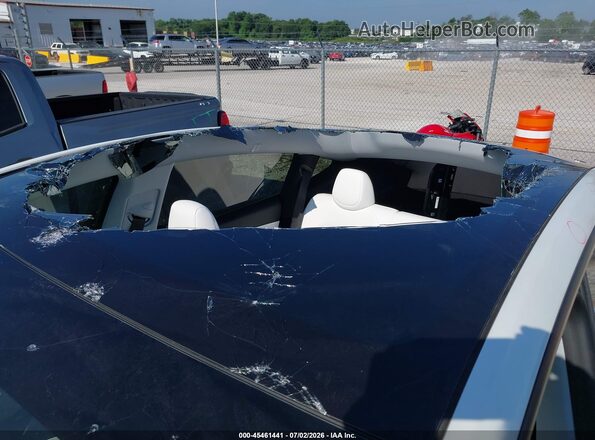 7SAYGDEE8TF339558 2026 TESLA MODEL Y Белый Вид спереди