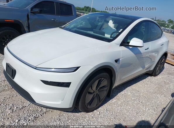 7SAYGDEE8TF339558 2026 TESLA MODEL Y Белый Передняя левая четверть