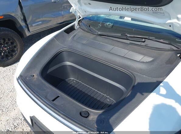 7SAYGDEE8TF339558 2026 TESLA MODEL Y Белый Вид сзади