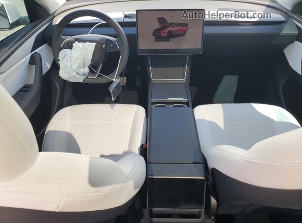 7SAYGDEE8TF365707 2026 TESLA MODEL White Dashboard view