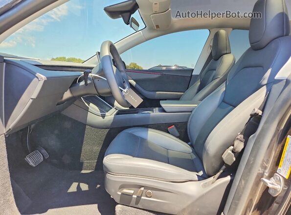 7SAYGDEE8TF404330 2026 TESLA MODEL Black Front interior view