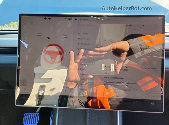 7SAYGDEE8TF612417 2026 TESLA MODEL Gray Սարքավորումների վահանակի տեսք