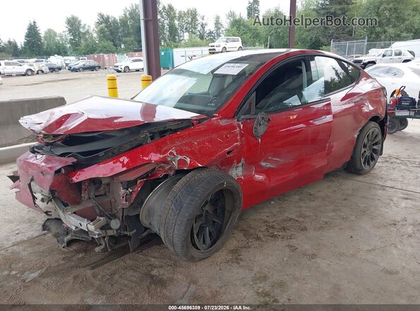 7SAYGDEE9NF340155 2022 TESLA MODEL Y Red Առջևի ձախ երեք քառորդ տեսարան