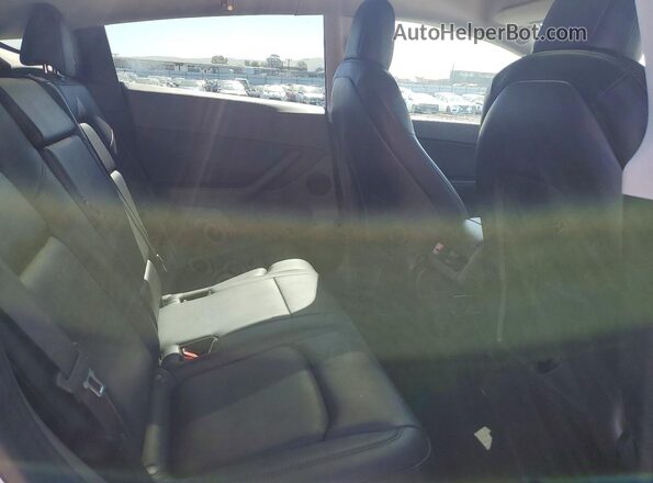 7SAYGDEE9NF356338 2022 TESLA MODEL White Widok tylnych siedzeń