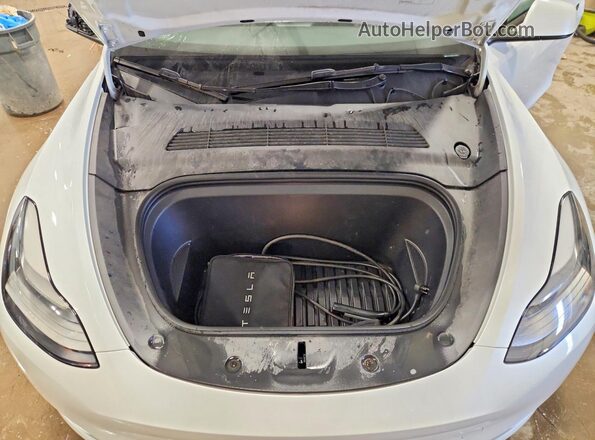 7SAYGDEE9PF714007 2023 TESLA MODEL White Սալոնի հետևի տեսք
