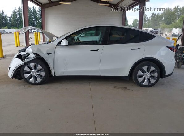7SAYGDEE9PF909816 2023 TESLA MODEL Y White Rear interior view