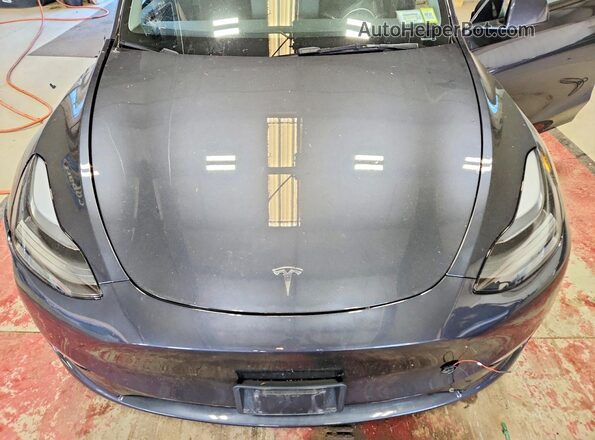 7SAYGDEE9RA238745 2024 TESLA MODEL Gray ძრავის განყოფილების ხედი