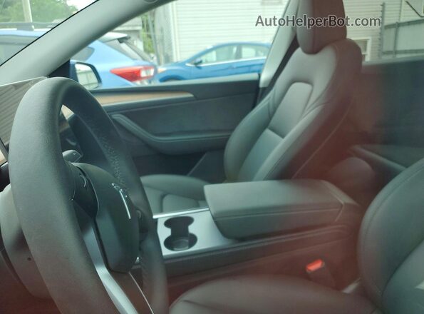 7SAYGDEE9SA349981 2025 TESLA MODEL Blue Vista interior delantera
