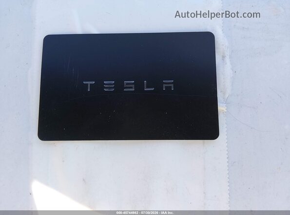 7SAYGDEE9TF355185 2026 TESLA MODEL Y Gray Vista del salpicadero