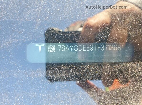 7SAYGDEE9TF371368 2026 TESLA MODEL Charcoal Вид наклейки з VIN-кодом