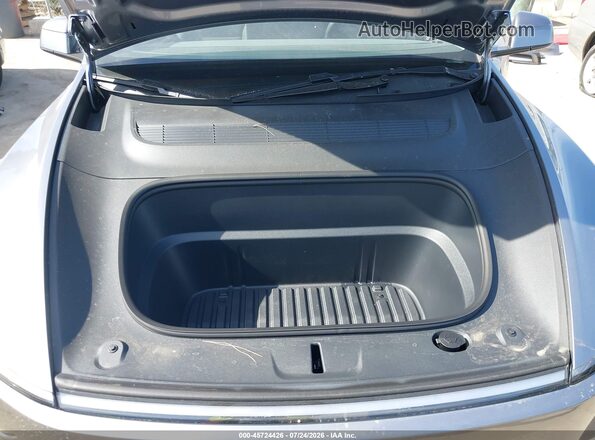 7SAYGDEE9TF544788 2026 TESLA MODEL Y Silver Հետևի տեսք