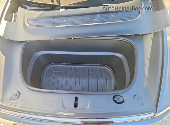 7SAYGDEE9TF580075 2026 TESLA MODEL Charcoal Widok komory silnika
