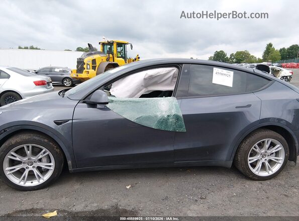 7SAYGDEEXNA008108 2022 TESLA MODEL Y Gray Rear interior view