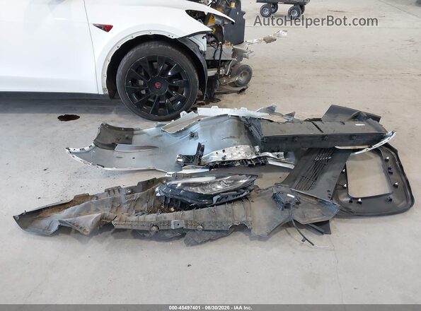 7SAYGDEEXNF385654 2022 TESLA MODEL Y White Dashboard view