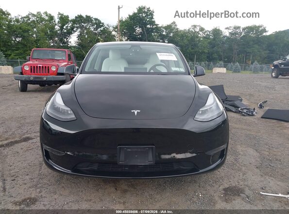 7SAYGDEEXNF565443 2022 TESLA MODEL Y Black Rear interior view