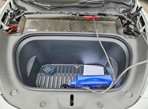 7SAYGDEEXPA060924 2023 TESLA MODEL White Widok komory silnika