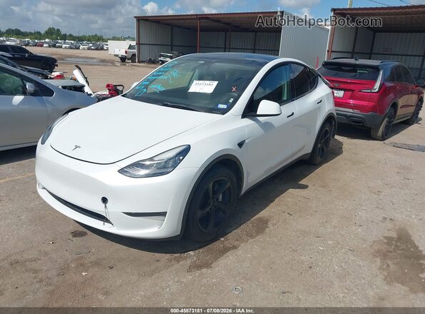 7SAYGDEEXPA061121 2023 TESLA MODEL Y Белый Передняя левая четверть