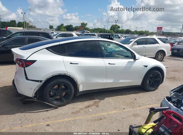 7SAYGDEEXPA061121 2023 TESLA MODEL Y Белый Вид панели приборов