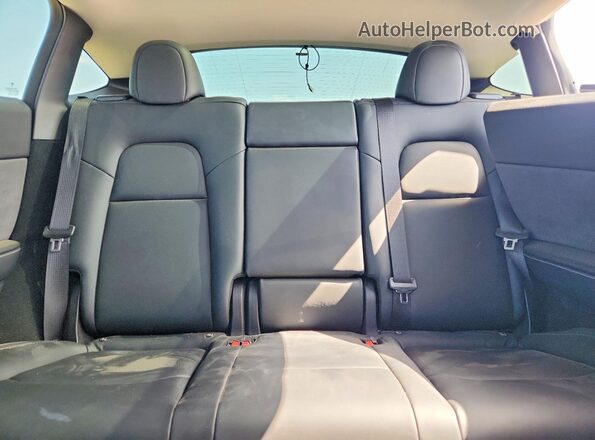 7SAYGDEEXPA064469 2023 TESLA MODEL Blue Widok tylnych siedzeń