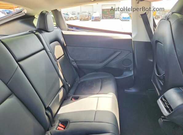 7SAYGDEEXPA064469 2023 TESLA MODEL Blue Widok wnętrza z tyłu