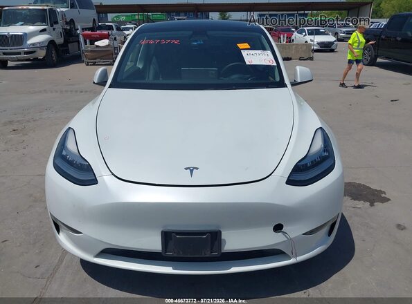 7SAYGDEEXPA095284 2023 TESLA MODEL Y White Սարքավորումների վահանակի տեսք