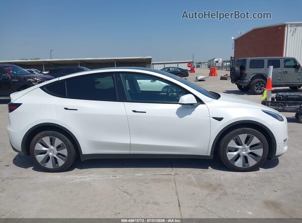 7SAYGDEEXPA095284 2023 TESLA MODEL Y White Սալոնի հետևի տեսք