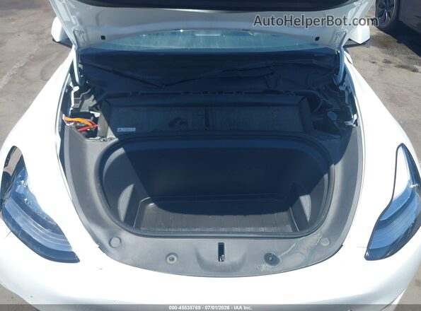 7SAYGDEEXPA109474 2023 TESLA MODEL Y Белый Вид сзади