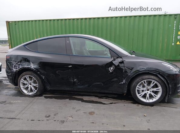 7SAYGDEEXPA181548 2023 TESLA MODEL Y Black Вид задньої частини салону