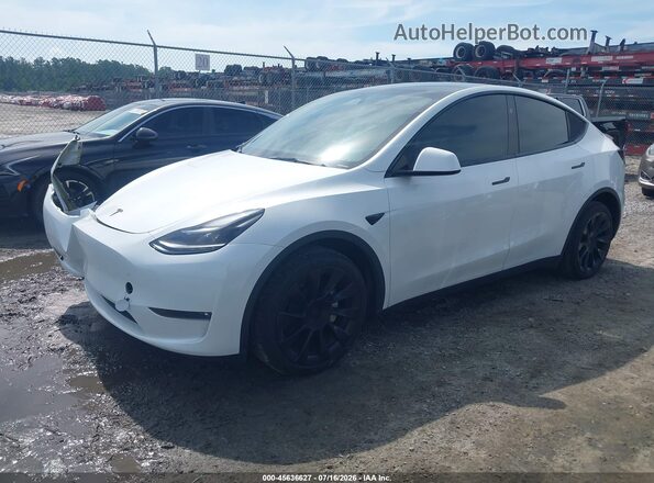 7SAYGDEEXPF842160 2023 TESLA MODEL Y White Передня ліва чверть