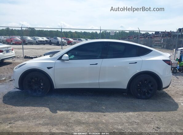 7SAYGDEEXPF842160 2023 TESLA MODEL Y White Вид задньої частини салону