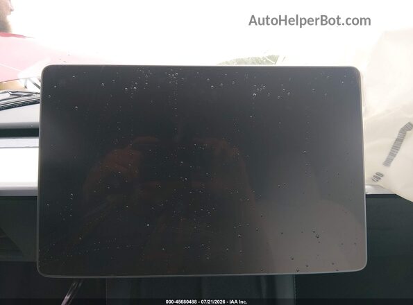 7SAYGDEEXPF865275 2023 TESLA MODEL Y Red Widok tylnych siedzeń