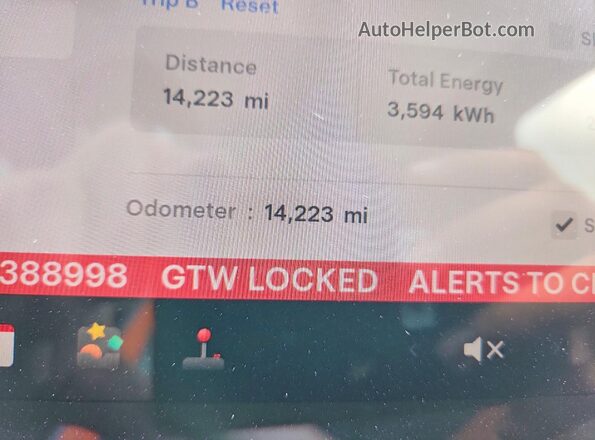 7SAYGDEEXTA388998 2026 TESLA MODEL White Widok zestawu wskaźników