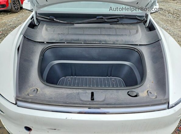 7SAYGDEEXTA388998 2026 TESLA MODEL White Widok wnętrza z tyłu