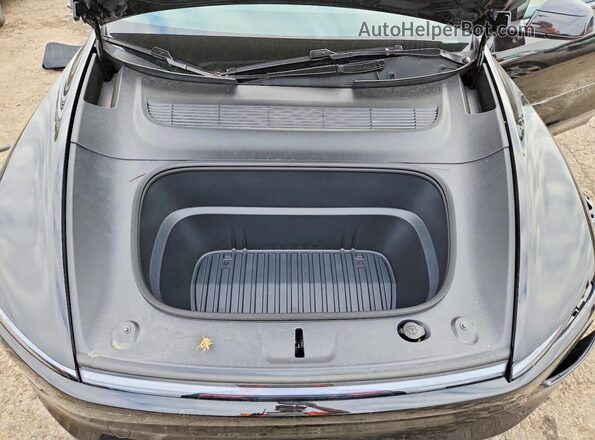 7SAYGDEEXTA477602 2026 TESLA MODEL Black Widok komory silnika