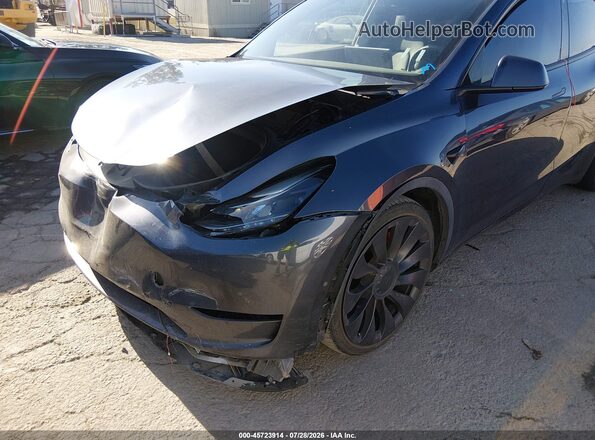 7SAYGDEF0NF404365 2022 TESLA MODEL Y Gray Widok z przodu