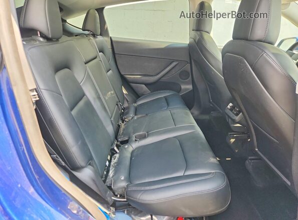 7SAYGDEF0NF414443 2022 TESLA MODEL Blue Vista interior trasera