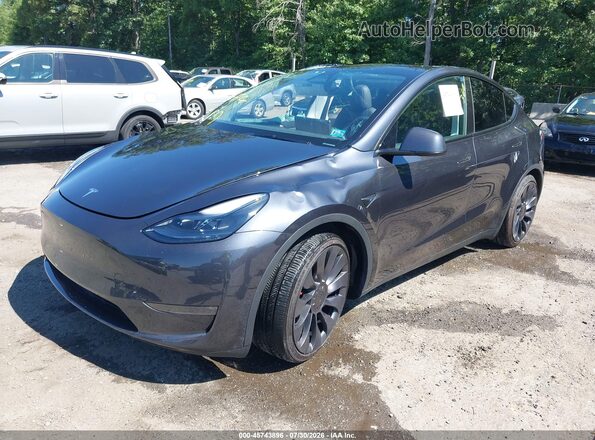 7SAYGDEF0RA253580 2024 TESLA MODEL Y Gray Առջևի ձախ երեք քառորդ տեսարան
