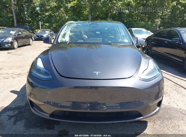7SAYGDEF0RA253580 2024 TESLA MODEL Y Gray Սարքավորումների վահանակի տեսք
