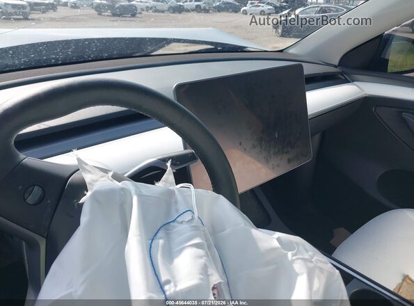 7SAYGDEF0RF052491 2024 TESLA MODEL Y Gray Widok wnętrza 360 stopni