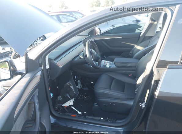 7SAYGDEF0RF062888 2024 TESLA MODEL Y Gray Vista interior delantera