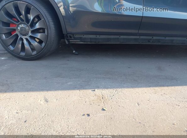 7SAYGDEF0RF062888 2024 TESLA MODEL Y Gray Vista frontal